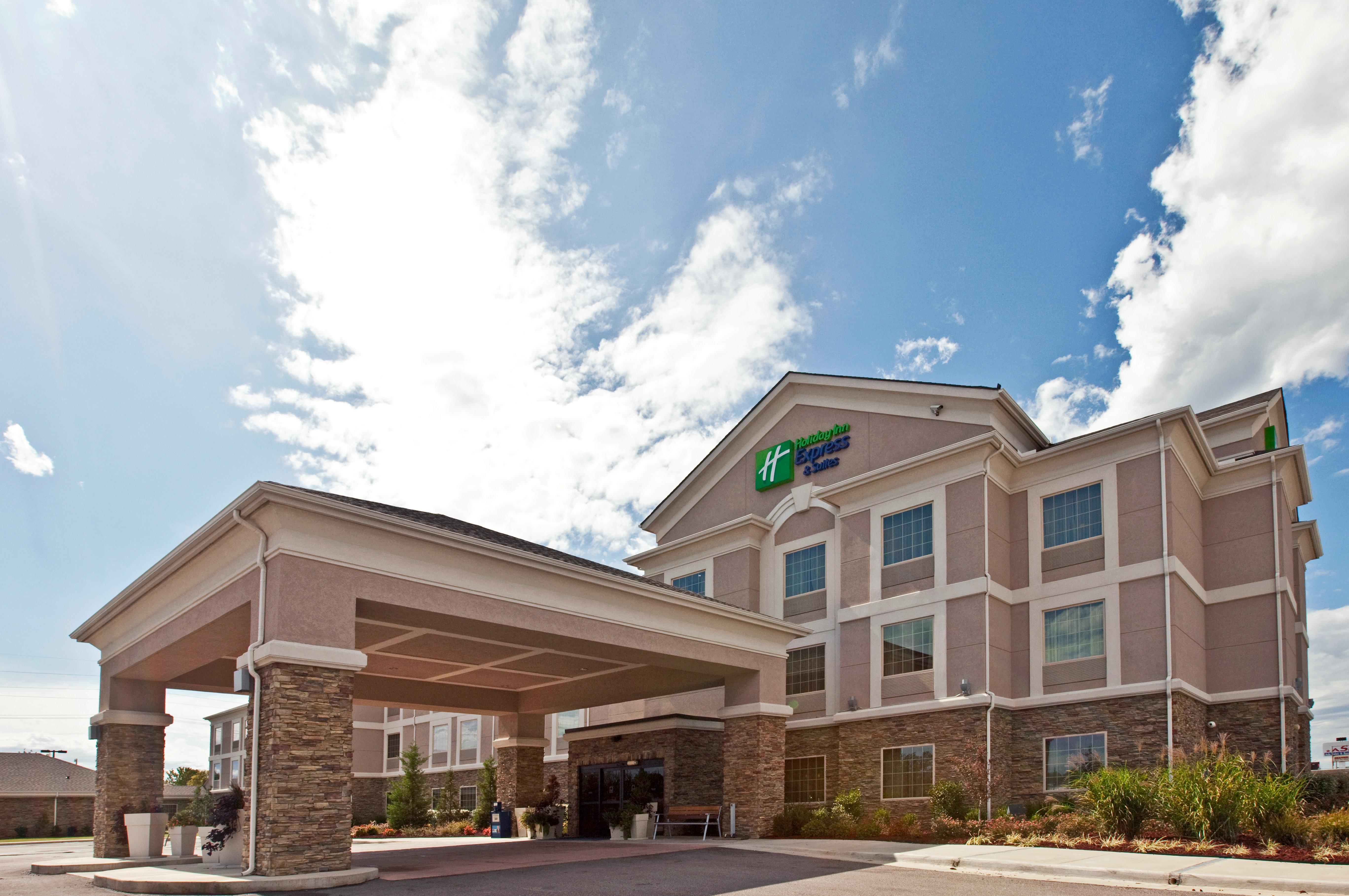 Holiday Inn Express Hotel And Suites Ada By Ihg Buitenkant foto