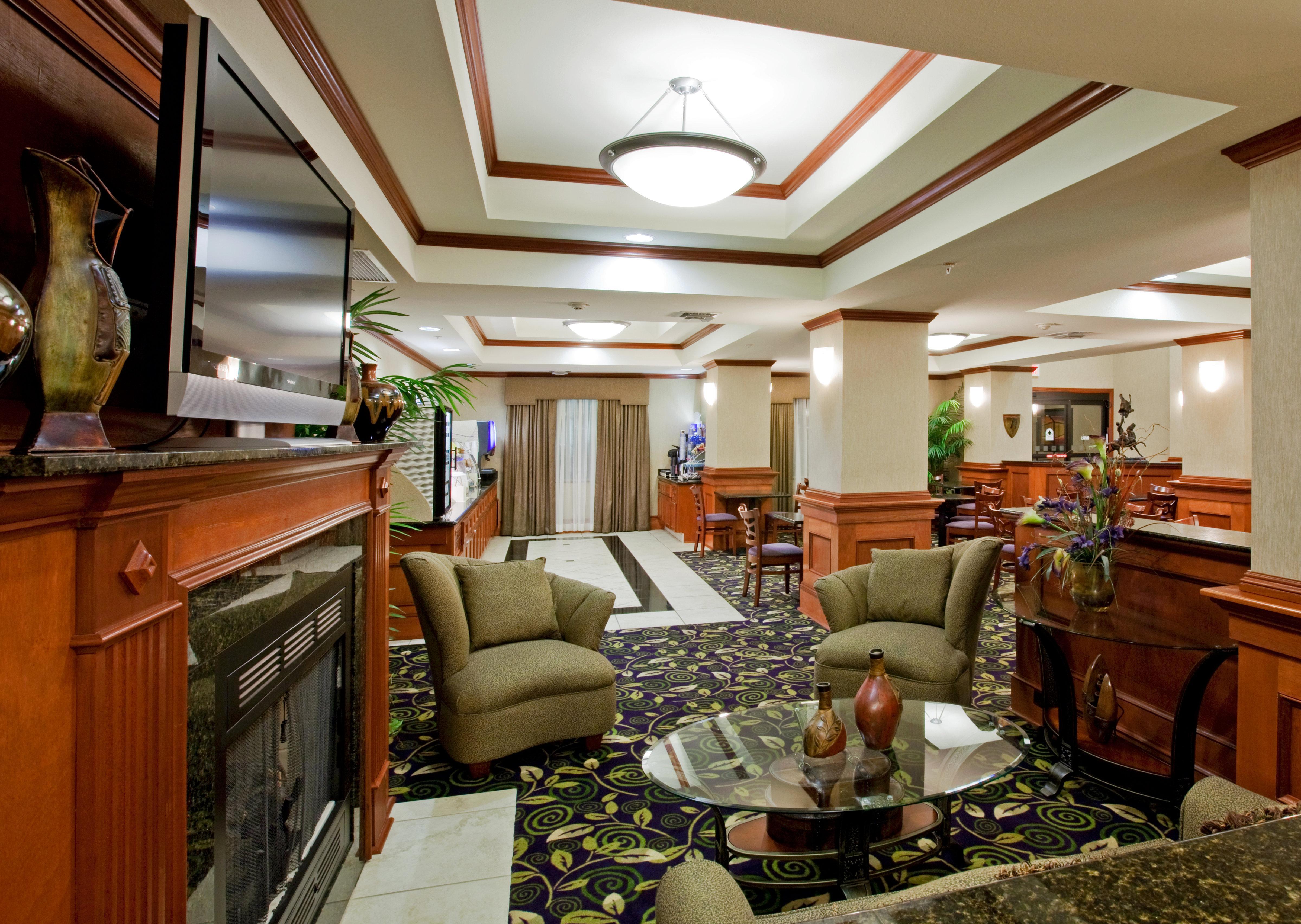 Holiday Inn Express Hotel And Suites Ada By Ihg Buitenkant foto