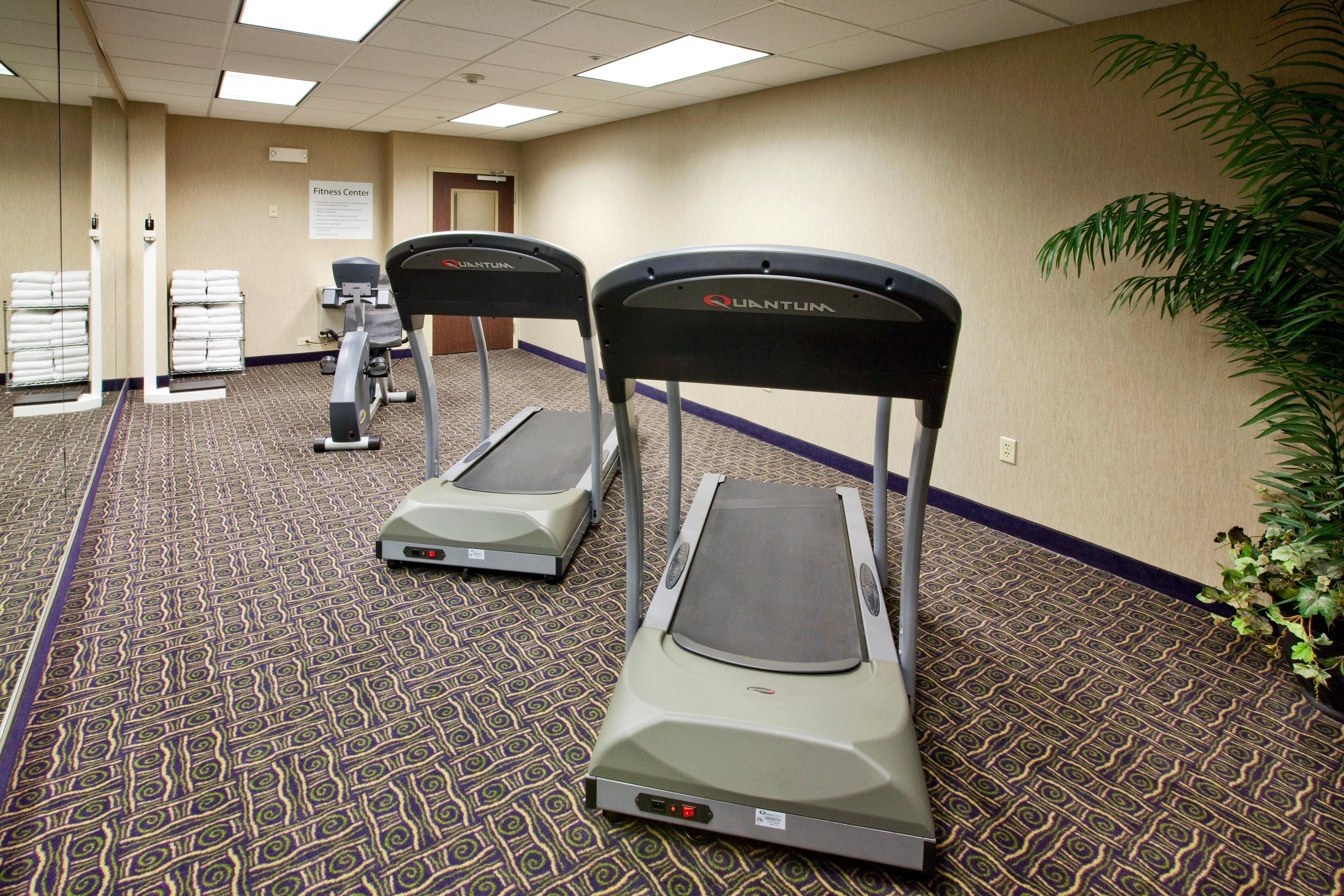 Holiday Inn Express Hotel And Suites Ada By Ihg Buitenkant foto